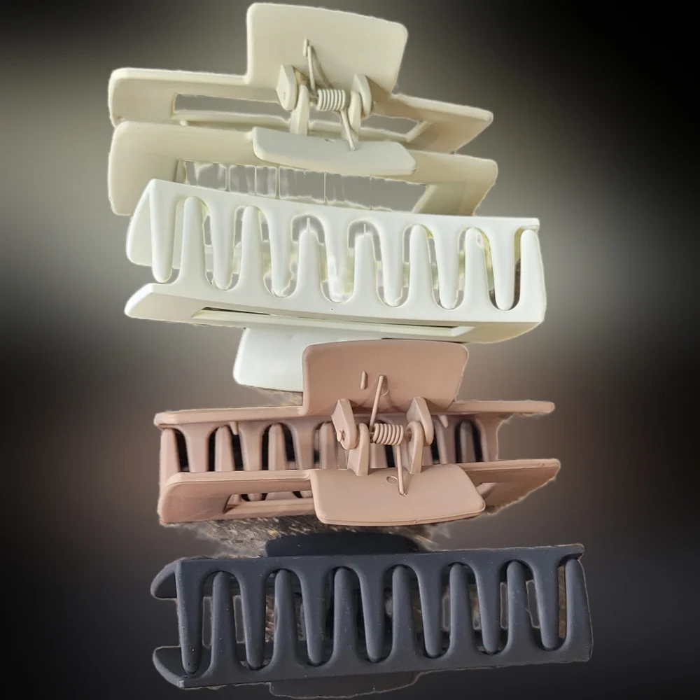 Ladies hair clips 4 pack - Picture 2 of 3